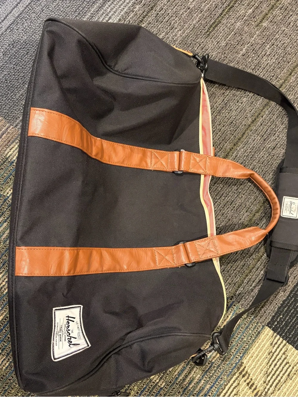 Herschel Duffel Bag,gently used, clean!